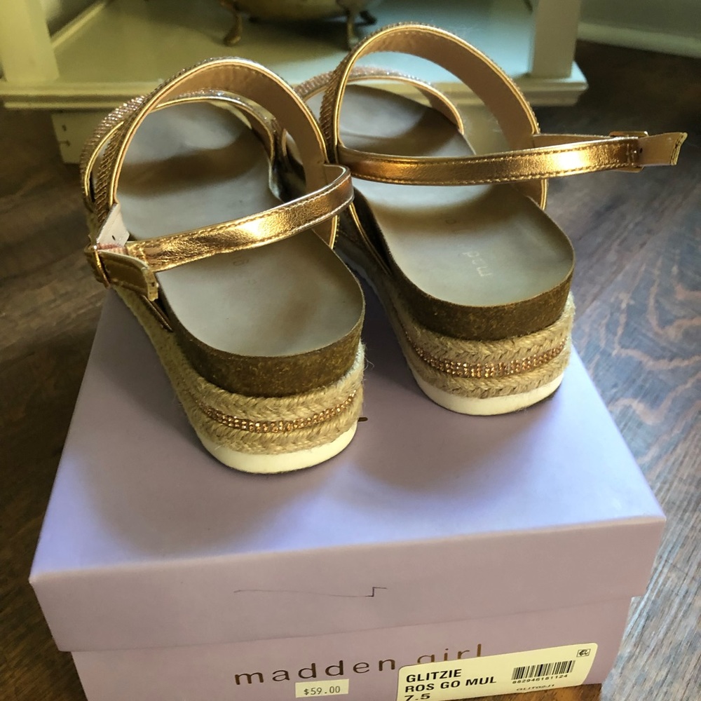 Shoes - Picture 5 of 6